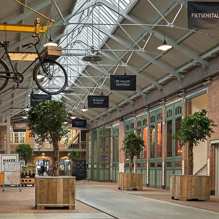 Dreamtime Houseboat Botel