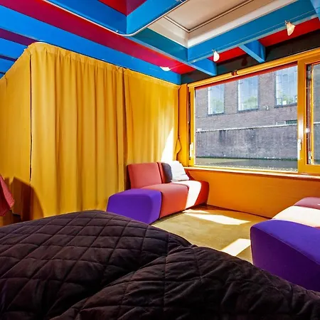 Dreamtime Houseboat