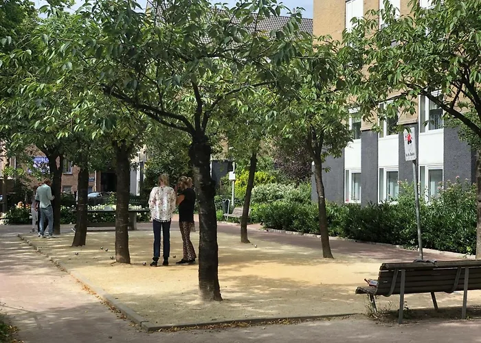 Botel Dreamtime Houseboat Amsterdam