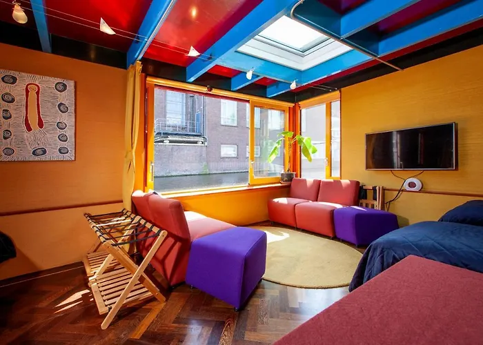 Dreamtime Houseboat Amsterdam