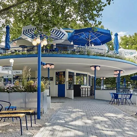 Dreamtime Houseboat Hotel na wodzie Amsterdam