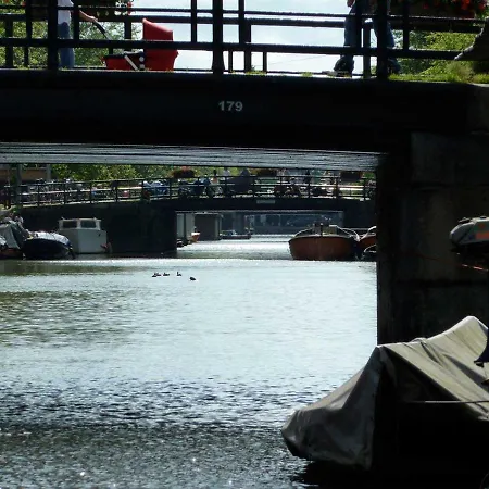 Dreamtime Houseboat *
