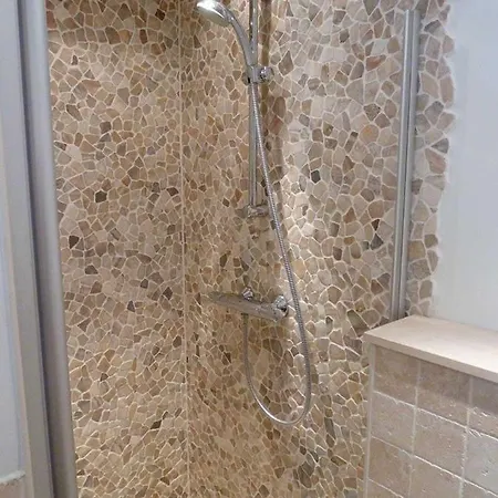 Dreamtime Houseboat Hotel na wodzie *