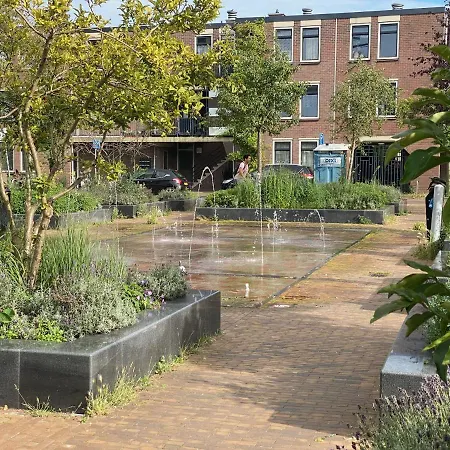 Dreamtime Houseboat Amsterdam